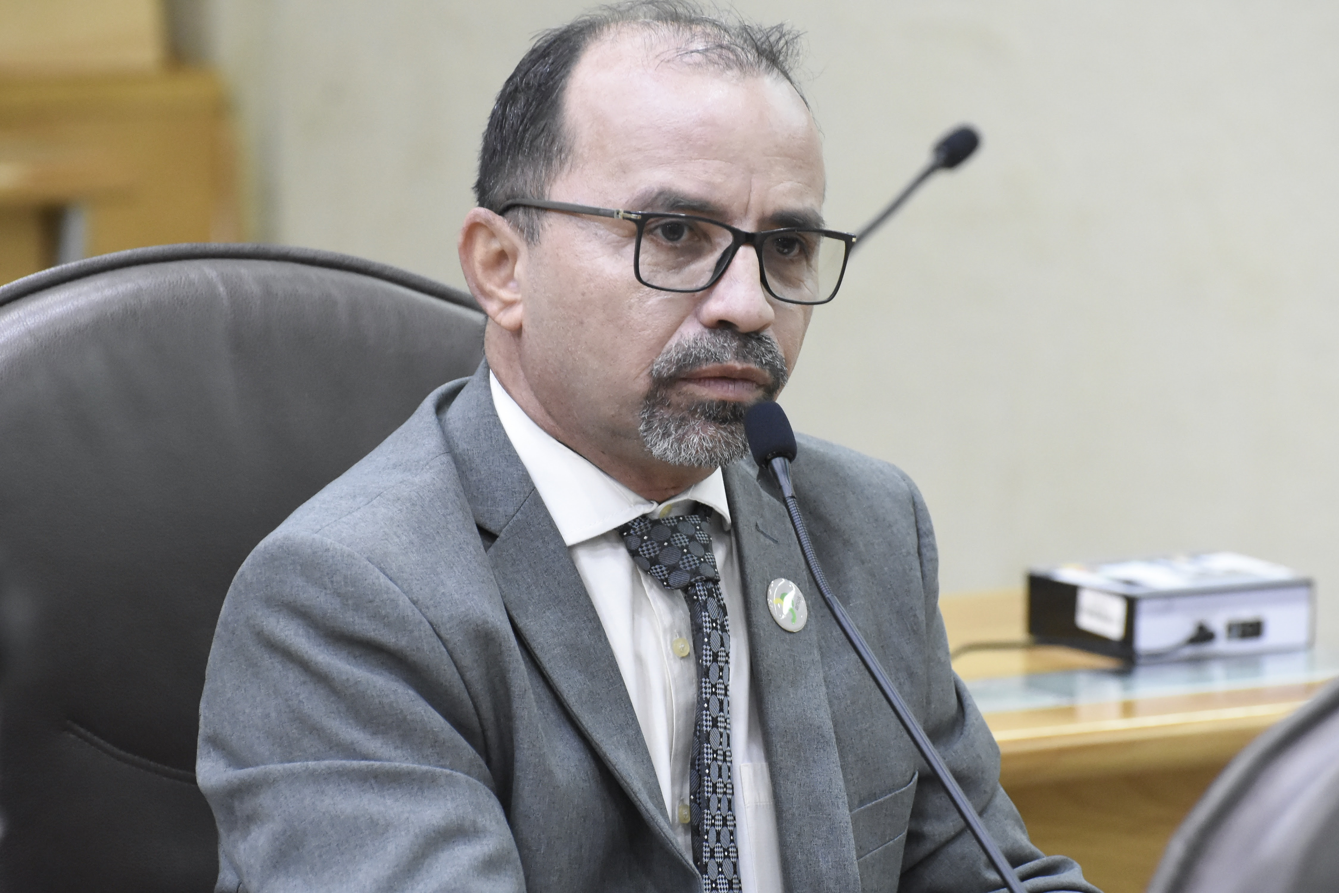 'Bolsonaro quer impor medo como fator de garantia da disciplina', diz Sandro