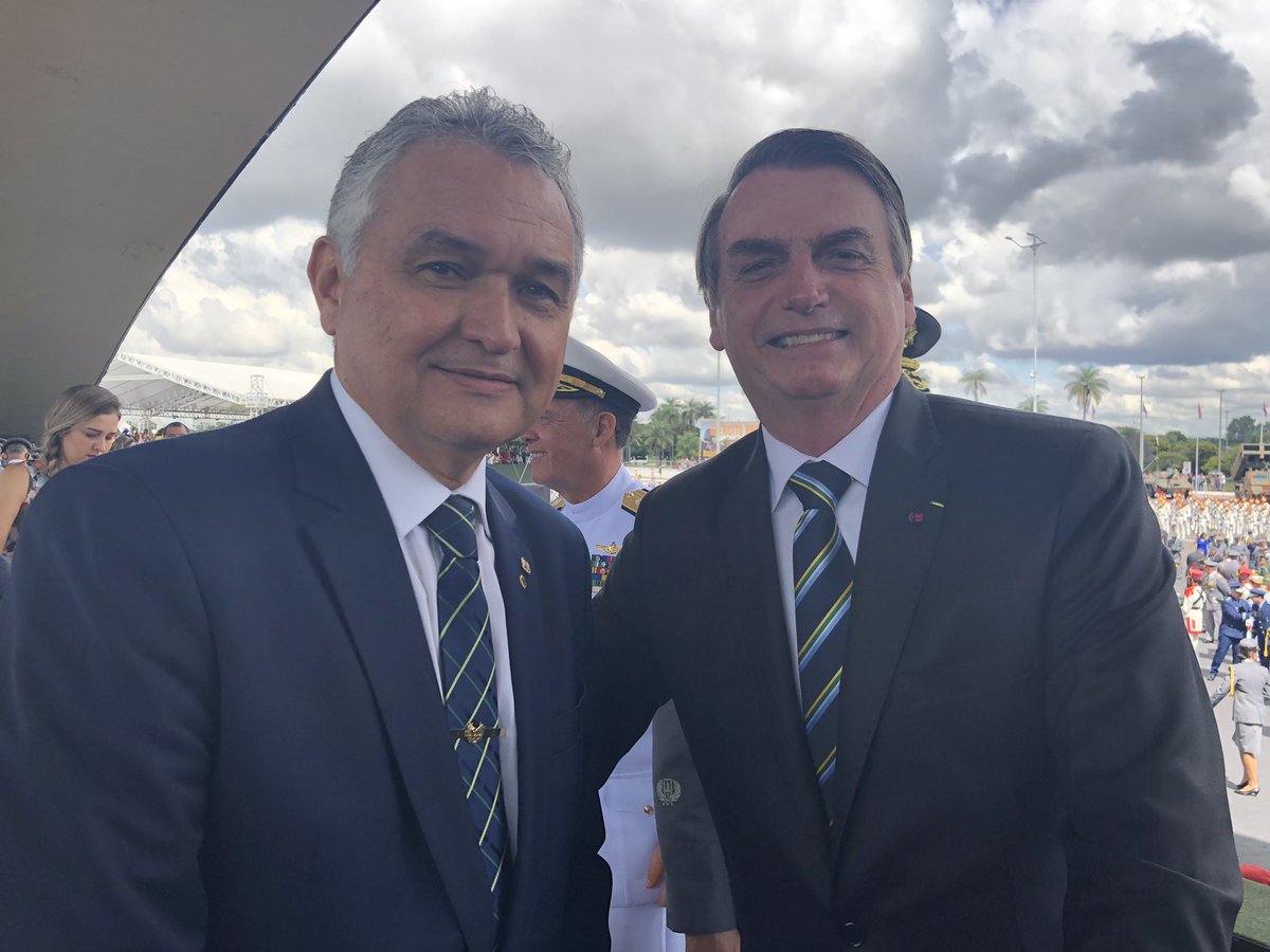 Girão garante apoio a Bolsonaro em 'pendenga' com direção do PSL