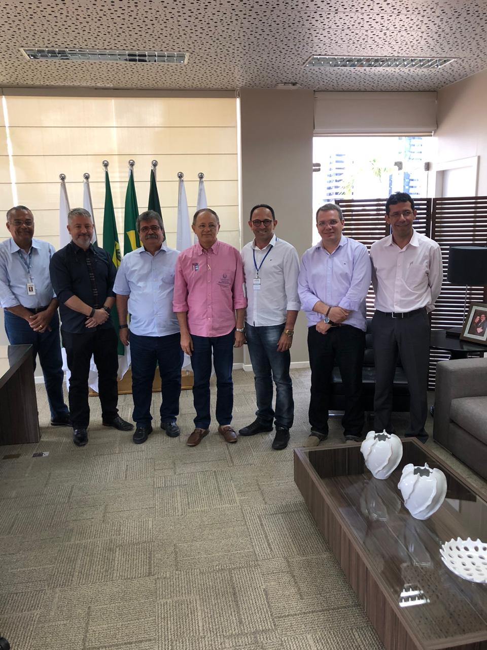 Deputado apresenta projetos na Fiern para ampliar setor de confecções no RN