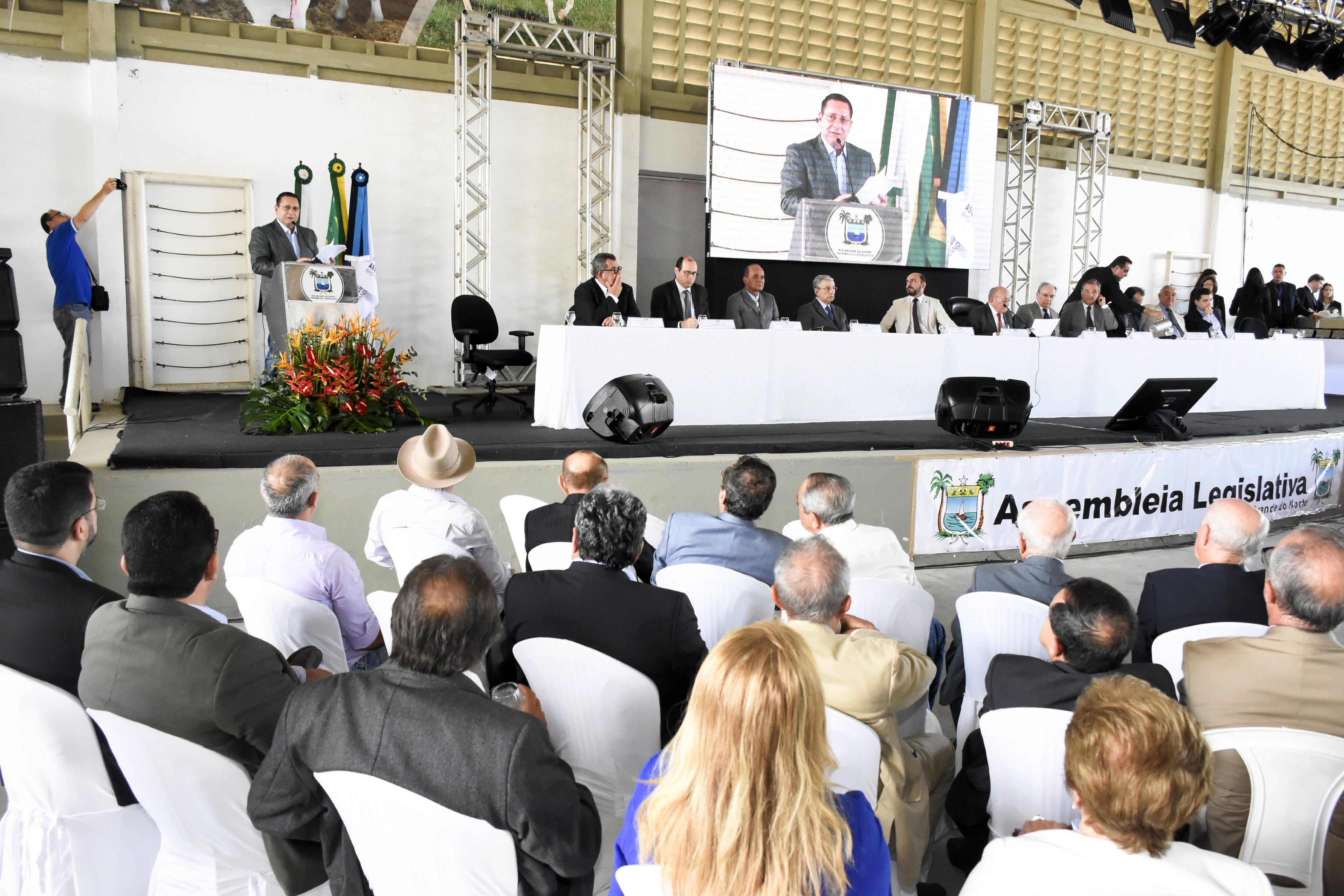 Em homenagem à Anorc, Ezequiel e deputados celebram filiados históricos