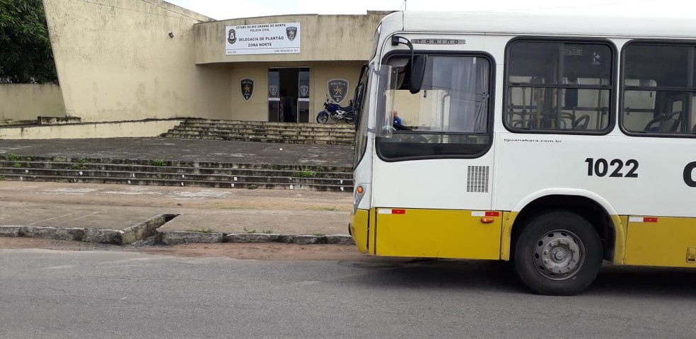 Assaltos aterrorizam passageiros em dois ônibus na ZN de Natal