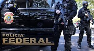 PF faz operação contra cartel no transporte de veículos novos