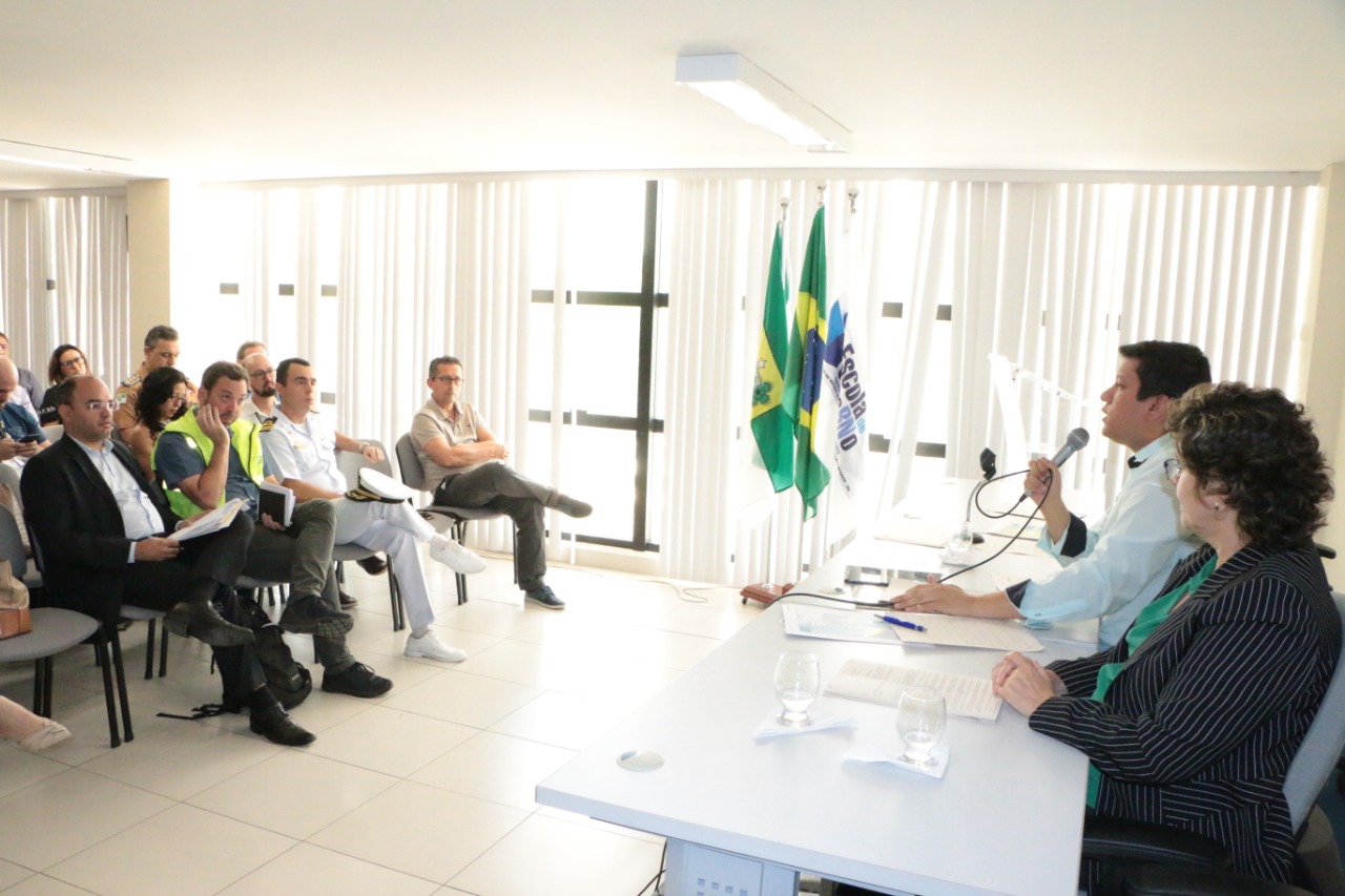 RN descarta decreto de calamidade e cria grupo para solucionar óleo nas praias