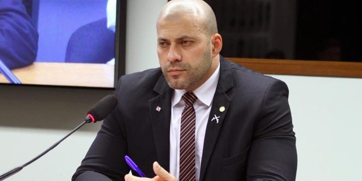 Inédito: PSL vai pedir cassação de deputado da própria bancada