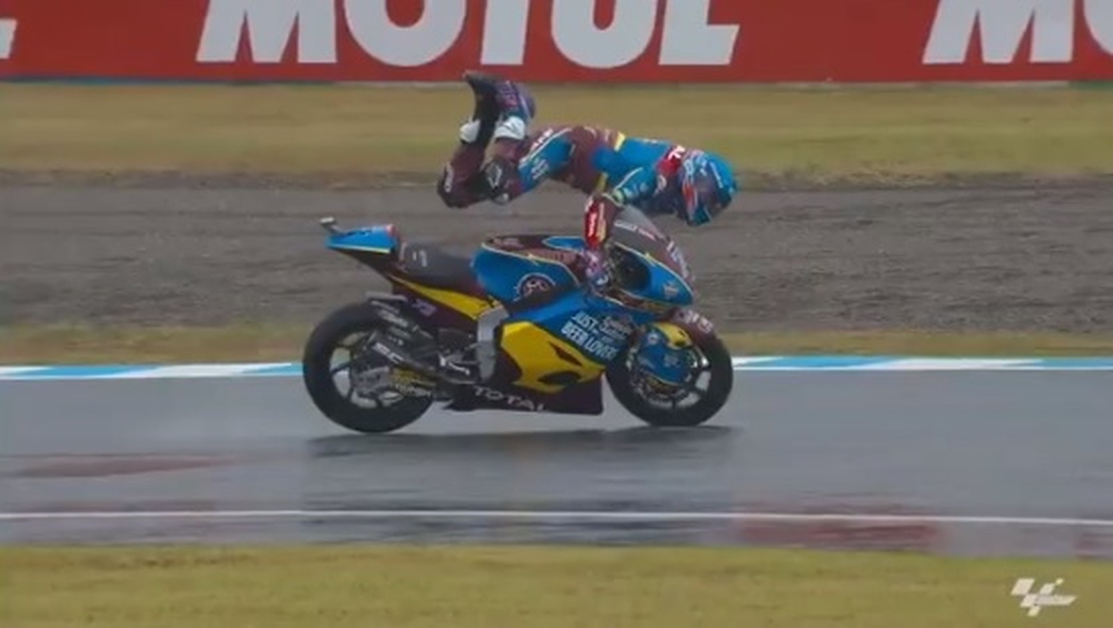 Piloto faz manobra espetacular e evita acidente no GP do Japão; assista