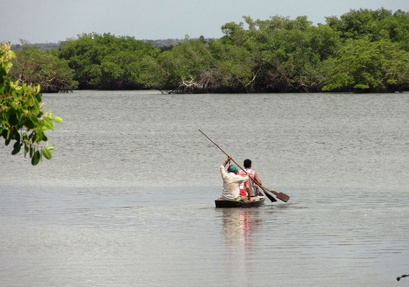 Pescadores vão ajudar Governo do RN a identificar manchas de óleo no litoral