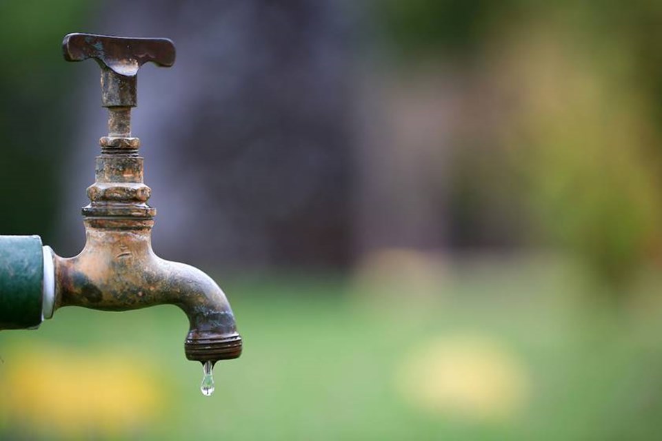Problema na rede elétrica deixa 30 cidades sem água por 48 horas no RN