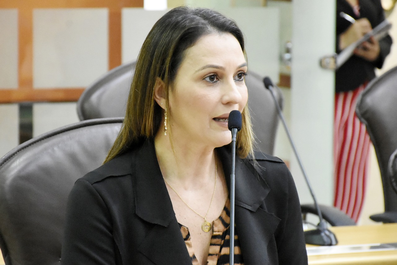 Deputada pede que Governo Fátima pague convênio com o Varela e libere emendas