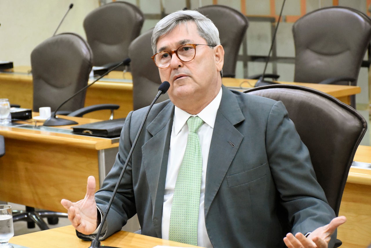"Estão fechando tudo, paralisando tudo", diz Tomba sobre governo Fátima