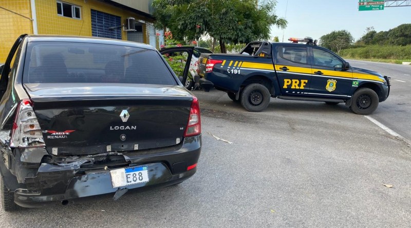 PRF recupera veículo roubado e apreende dois na BR-101 em São José de Mipibu