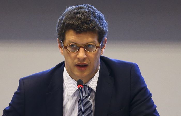 Ministro de Bolsonaro sugere que Greenpeace pode ter derramado óleo no Nordeste