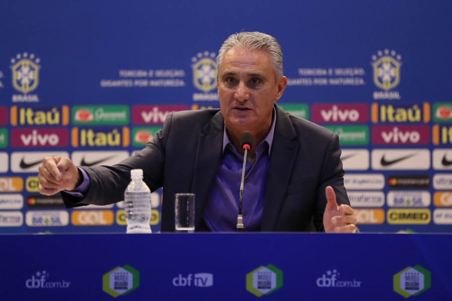Tite convoca apenas estrangeiros para próximos amistosos da Seleção