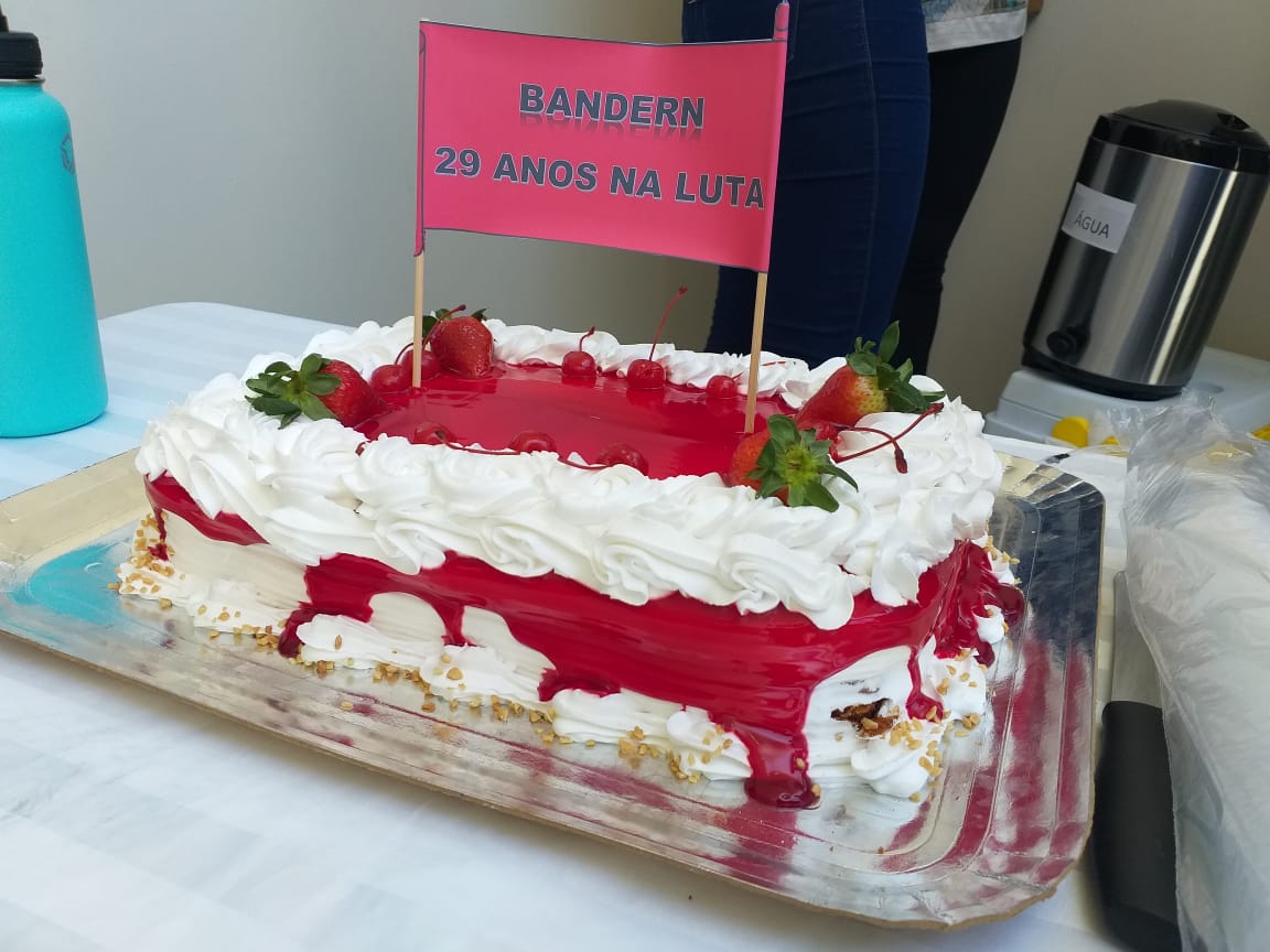 Cansados de esperar por audiência, servidores farão café na casa de Fátima