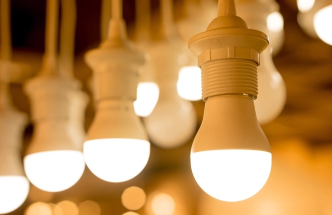 Aneel anuncia bandeira tarifária da conta de luz para novembro; confira
