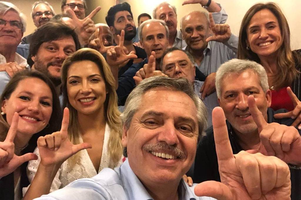 Apoiar Lula Livre é afronta à democracia, diz Bolsonaro sobre argentino eleito