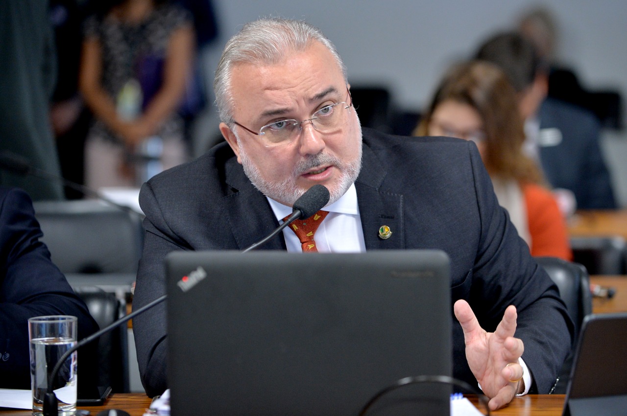 Ferrovias poderão ser reativadas no RN, diz senador Jean Paul