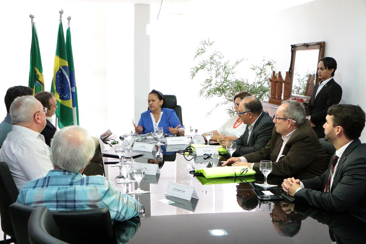 Fátima Bezerra: "O que o nosso povo precisa é de empregos"