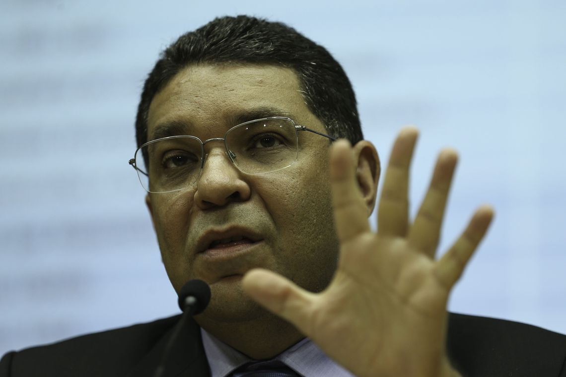 Revisão de gastos pode abrir até R$ 6 bi para investimentos em 2020