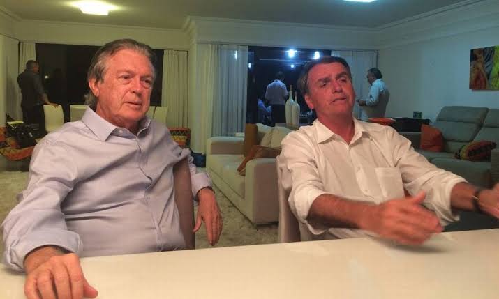 Bolsonaro vai à Justiça para bloquear recursos do PSL e afastar diretoria