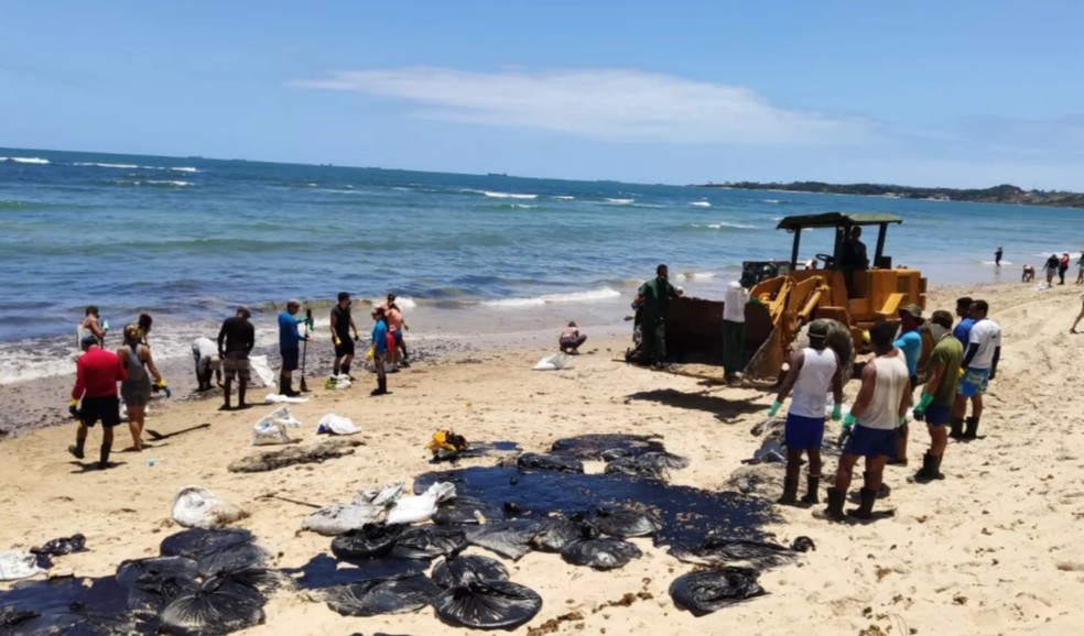Petróleo em praias derruba em 26% preço de passagens para o Nordeste