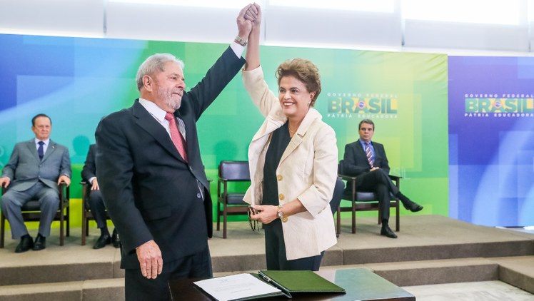 Prova da USP chama Lula de preso político e impeachment de Dilma de golpe
