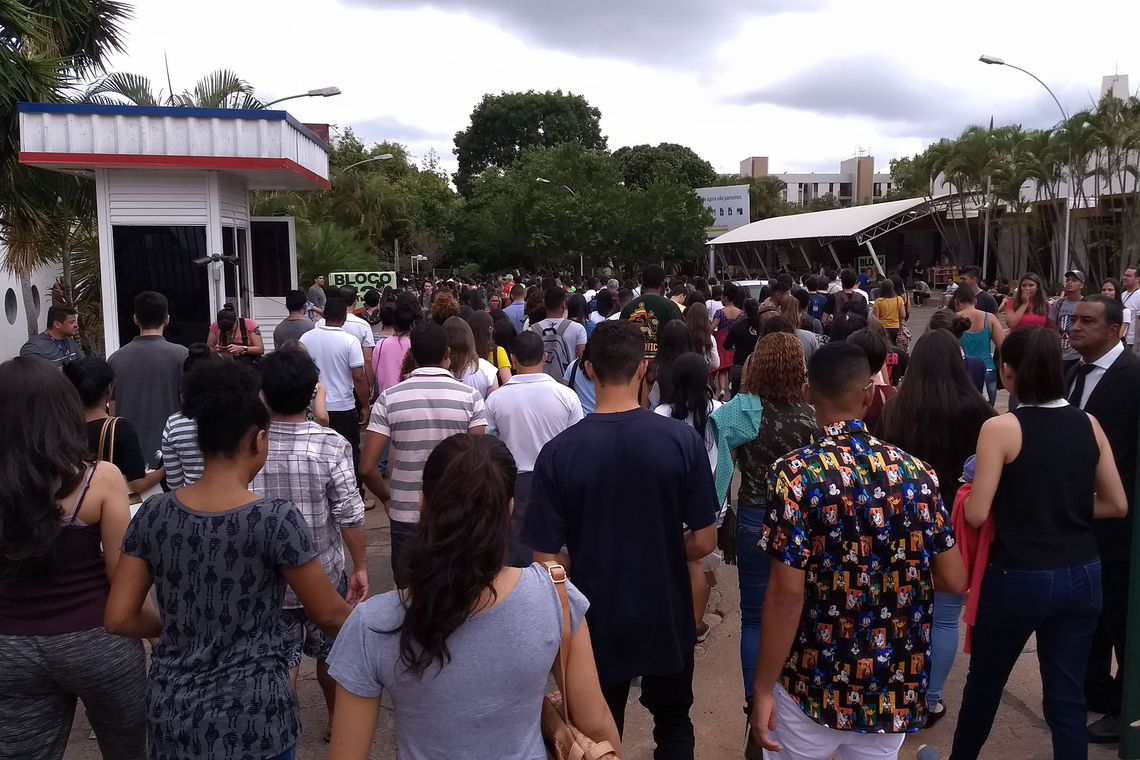 Mais de 5 milhões de candidatos fazem provas do Enem neste domingo