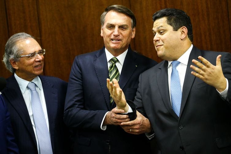 [VÍDEO] Entenda as 3 PECs do Pacto Federativo entregues por Bolsonaro ao Senado