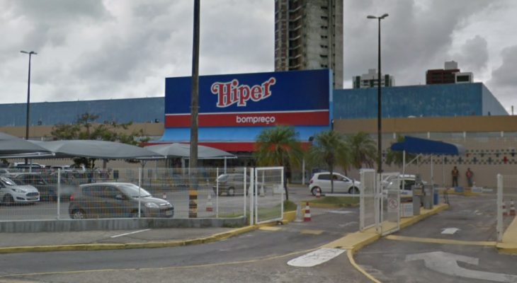Hiper Bompreço da Prudente amanhece com portas fechadas