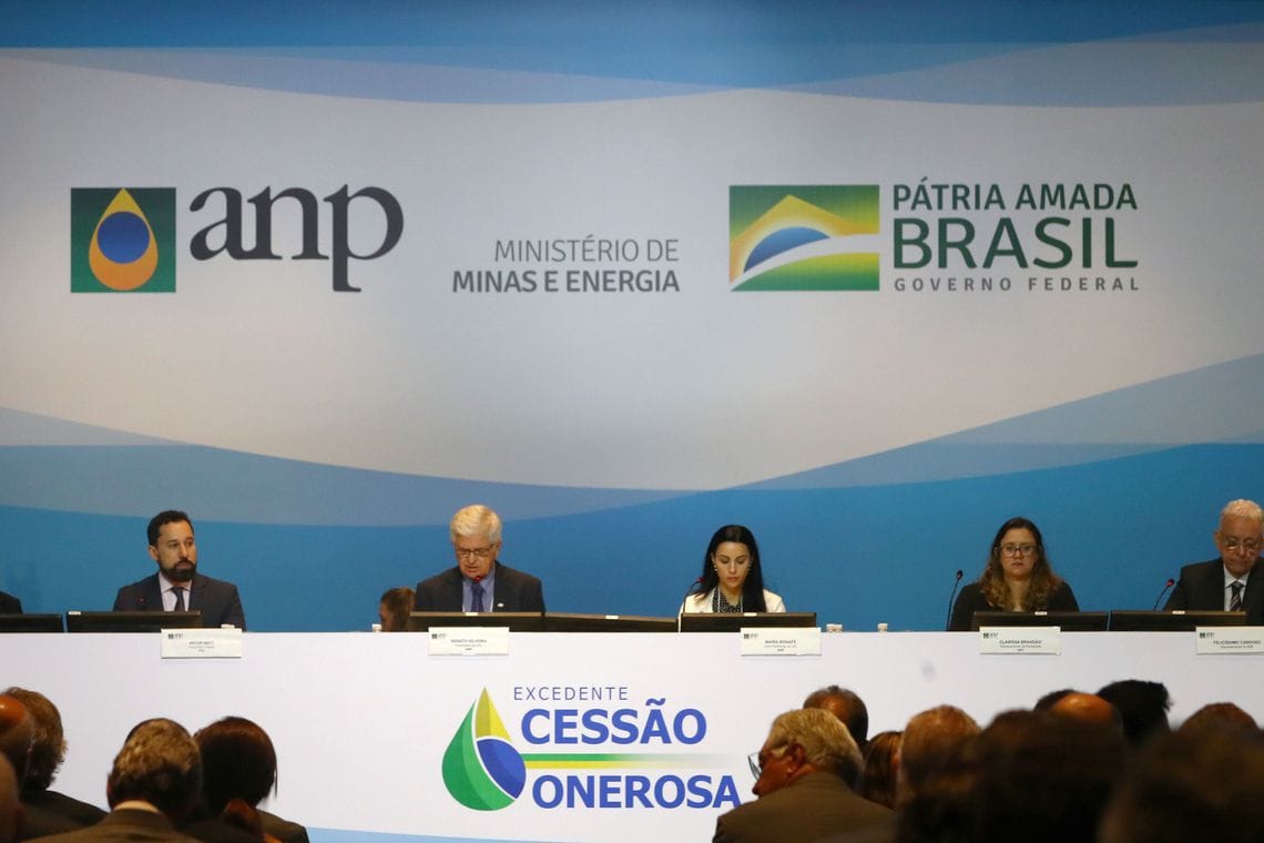Leilão do petróleo é o maior da história, mas arrecada menos que o previsto
