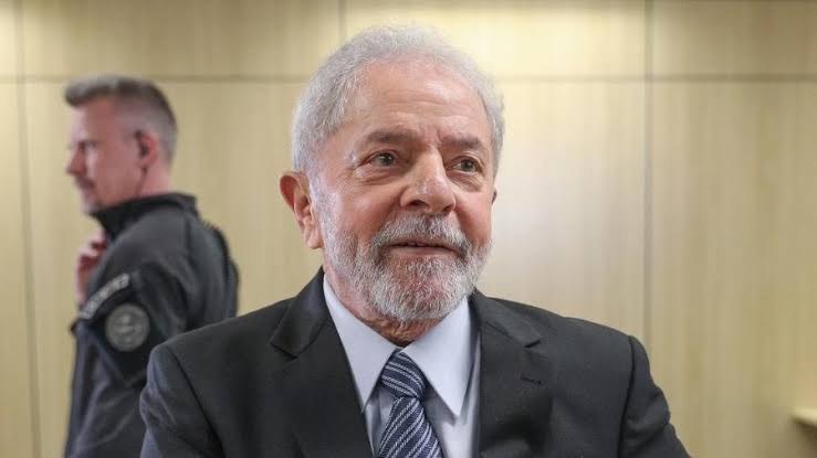 Após decisão do STF, Lula pede à Justiça para ser solto