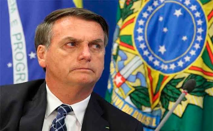 Após soltura de Lula, Bolsonaro falta a entrevista e evita imprensa