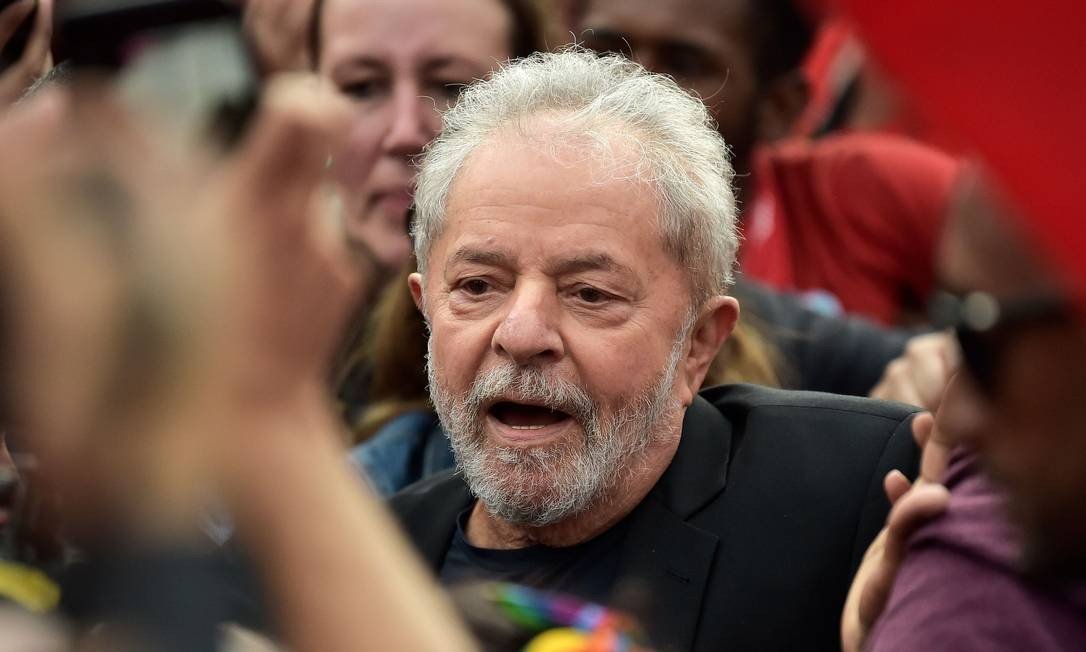 Embora tenha sido solto, Lula não foi inocentado no caso do tríplex; veja outros