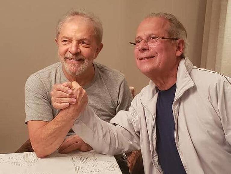 VÍDEO: Dirceu reencontra Lula e diz que luta agora é retomar o governo do Brasil
