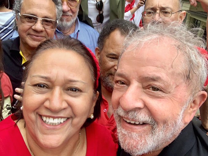 Em SP, Fátima diz que Lula foi "injustiçado" e o "melhor presidente" do Brasil