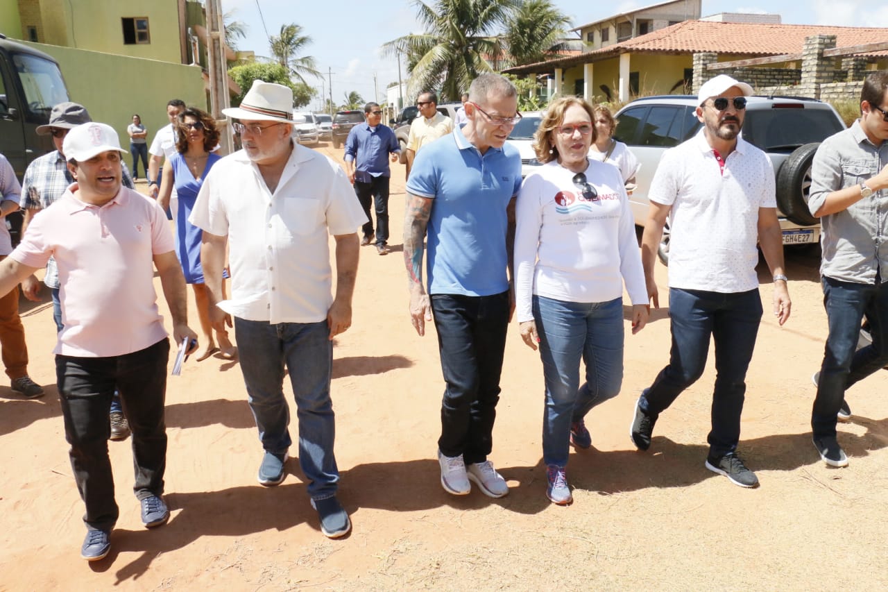 Sem Fátima, comissão de senadores visita praias atingidas por óleo no RN