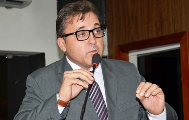 Advogado nega tentativa de atentado contra prefeito seridoense