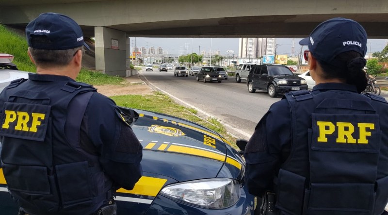 PRF dá dicas para uma viagem segura no feriadão da República; confira