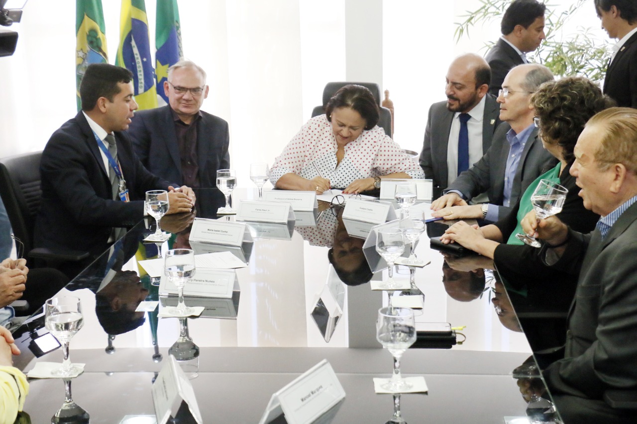 Governo assina ordem de serviço para iluminar o acesso sul ao aeroporto de Natal
