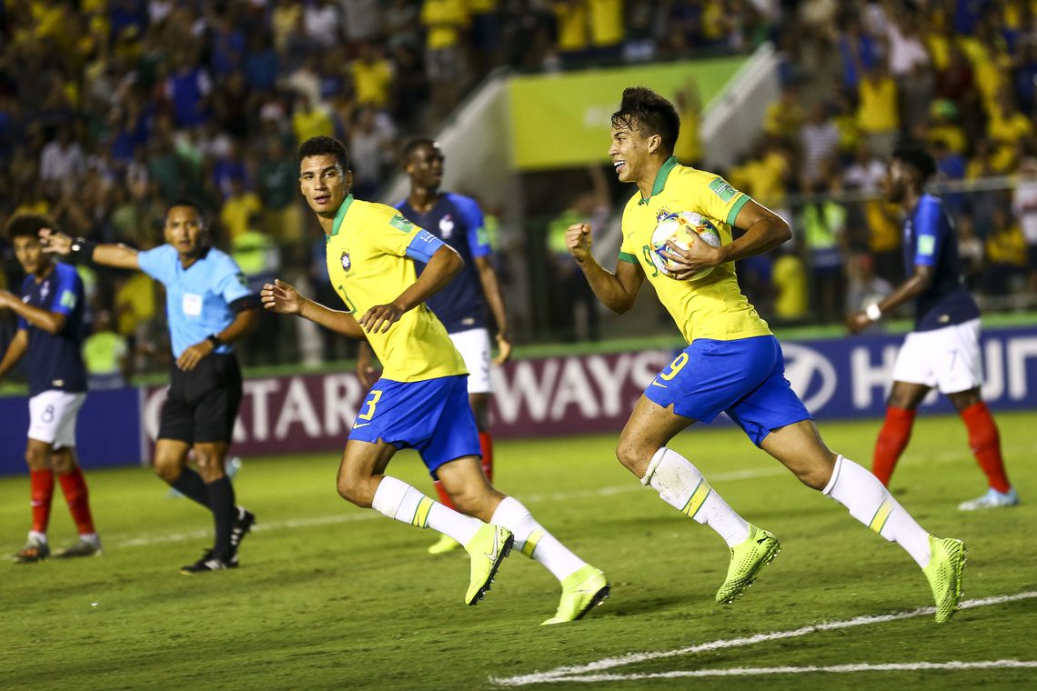 Brasil ganha da França de virada e vai à final do Mundial Sub-17