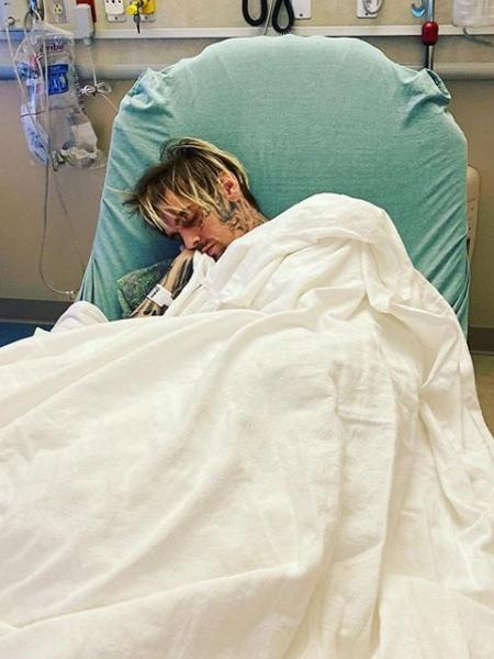 Astro da música americana vai parar no hospital após perder 20 kg repentinamente