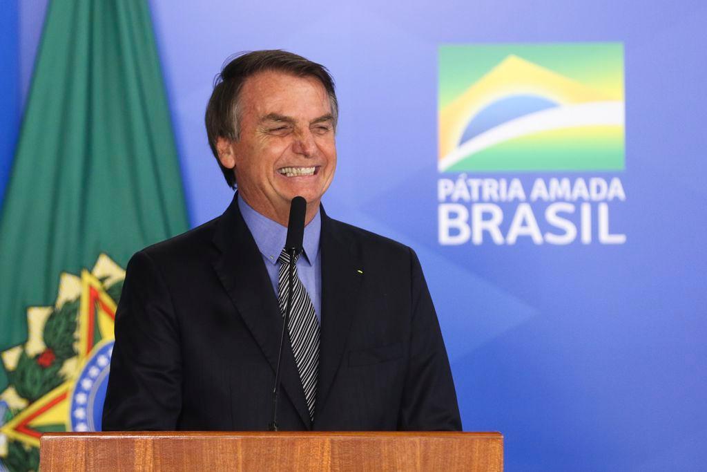 Técnico cotado para seleção elogia Bolsonaro: "Vai mudar o Brasil"