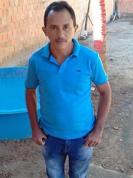 Cachê do cantor de 'Caneta Azul' mais que dobra e chega a 20 mil reais