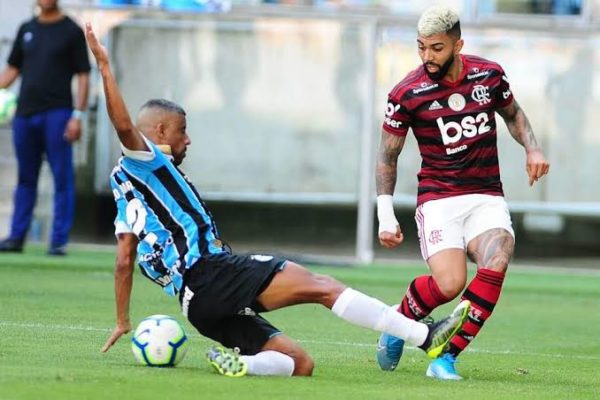 Flamengo vence Grêmio e pode ser campeão Brasileiro no próximo domingo