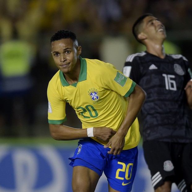 Brasil vence México de virada, com gol nos acréscimos do 2º tempo