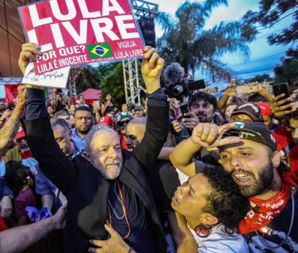 Lula: “Não sou pombo-correio para colocar tornozeleira”