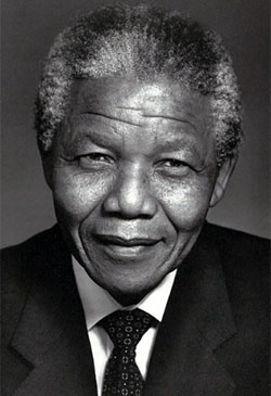 Anos-luz, a distância entre Mandela e Lula