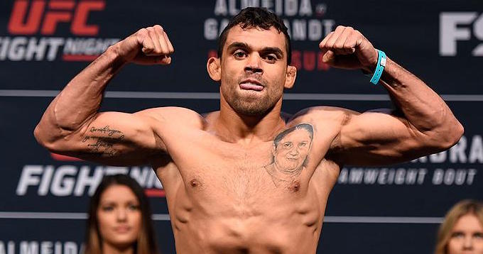 Potiguar Renan Barão é massacrado e fica em situação delicada no UFC