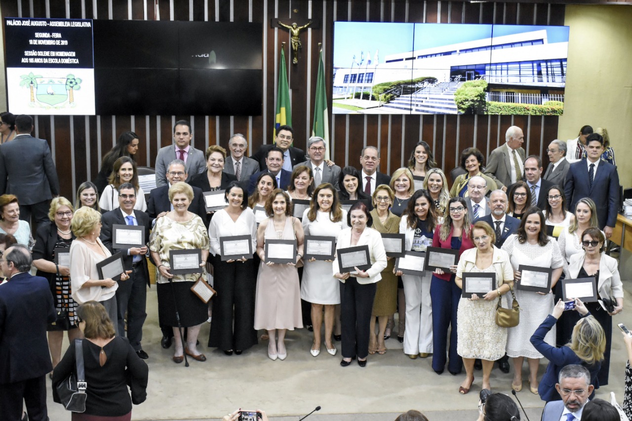 Assembleia realiza sessão solene para celebrar 105 anos da Escola Doméstica