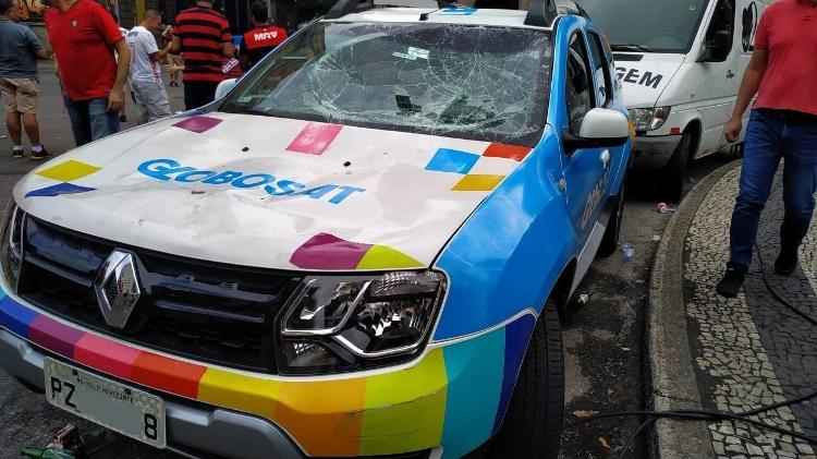 Carros da Globo são transformados em "palco" e ficam depredados em festa do Fla