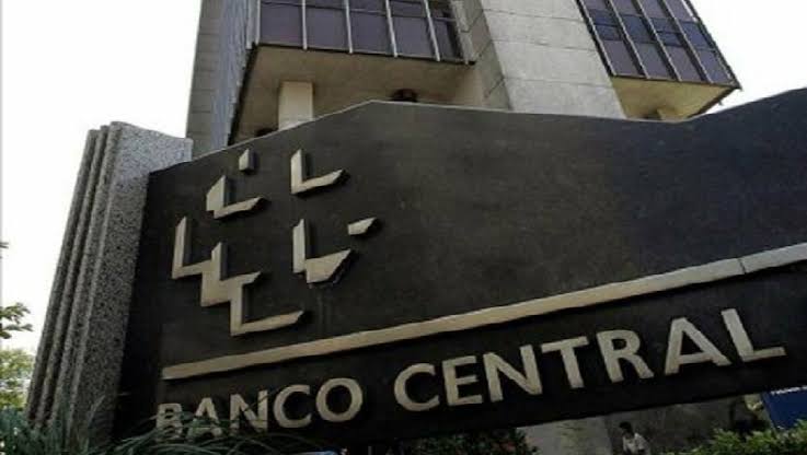 Banco Central limita juros do cheque especial e cria nova tarifa